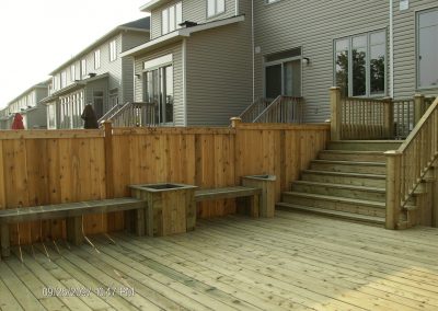 deck built in seating