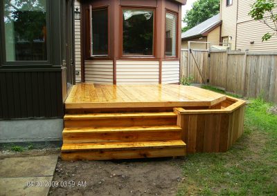 deck with planter side
